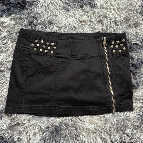 Guess Skirt - Picture 1 of 5